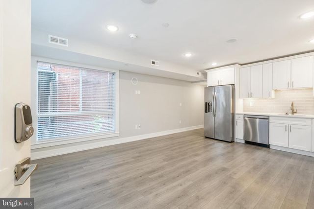 1309 S 52ND ST, Philadelphia, PA 19143