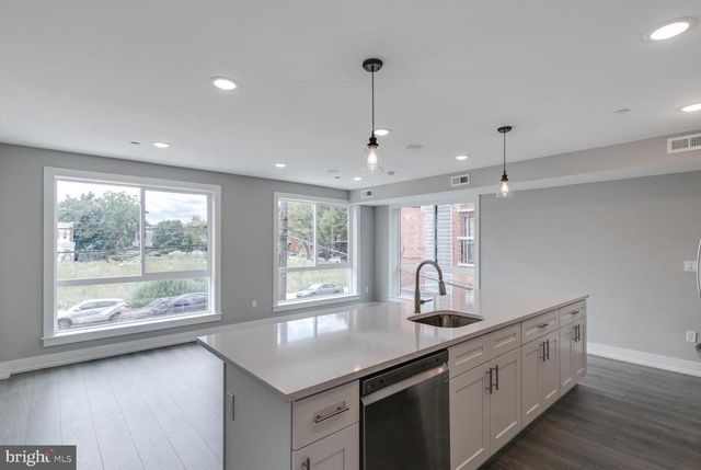 1309 S 52ND ST, Philadelphia, PA 19143