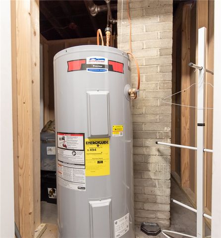 91 Windsor Park Drive, Coventry, RI 02816