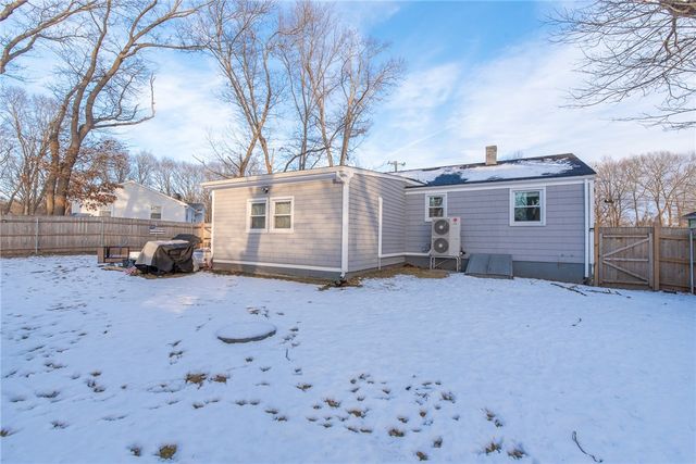 91 Windsor Park Drive, Coventry, RI 02816