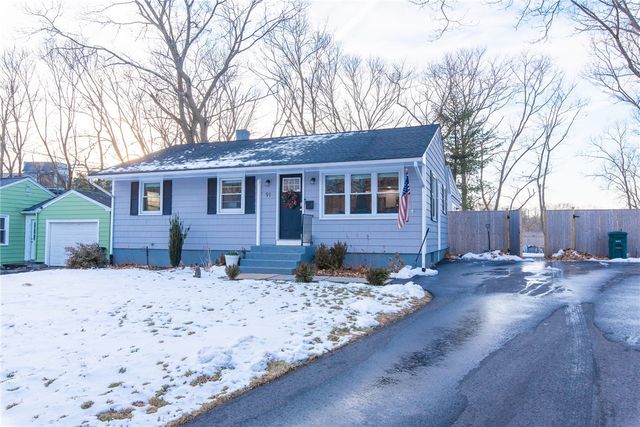 91 Windsor Park Drive, Coventry, RI 02816