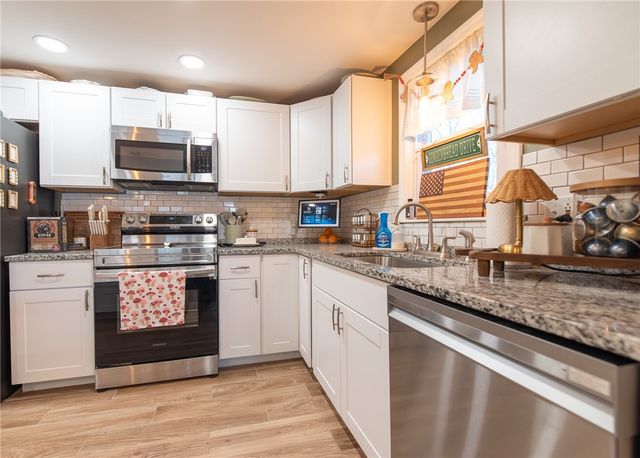 91 Windsor Park Drive, Coventry, RI 02816