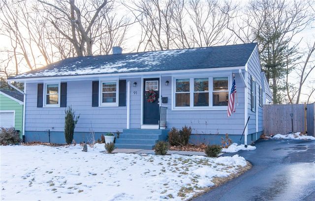 91 Windsor Park Drive, Coventry, RI 02816
