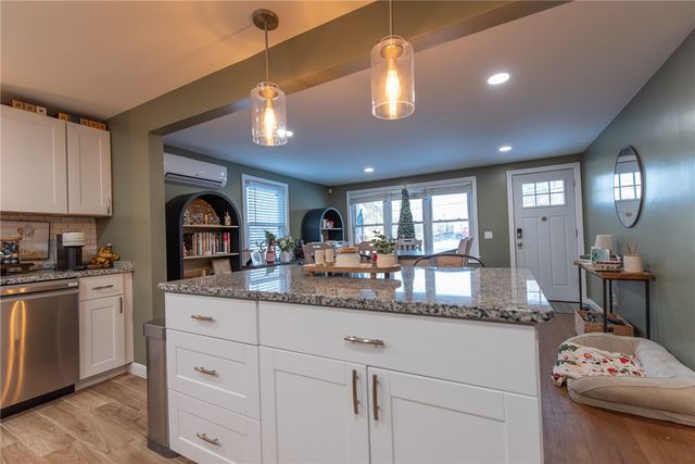 91 Windsor Park Drive, Coventry, RI 02816