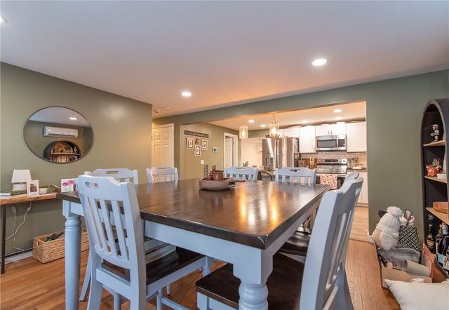 91 Windsor Park Drive, Coventry, RI 02816