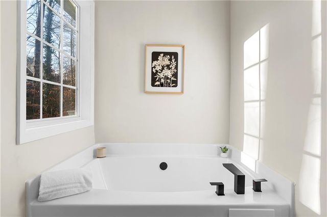 1061 Fishback Way, Sugar Hill, GA 30518