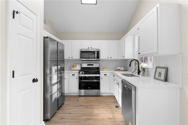 1061 Fishback Way, Sugar Hill, GA 30518