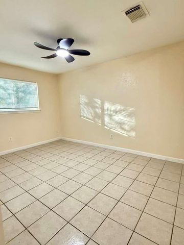 7318 Boone Road B, Houston, TX 77072