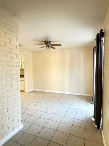 7318 Boone Road B, Houston, TX 77072