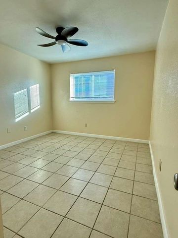 7318 Boone Road B, Houston, TX 77072