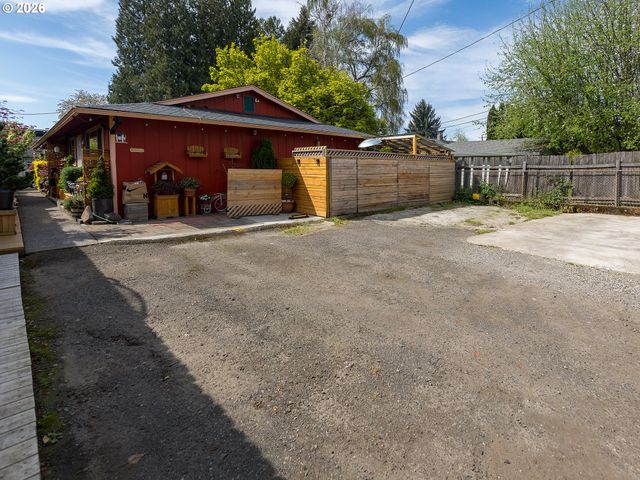 2027 THOMPSON Ave, Vancouver, WA 98660