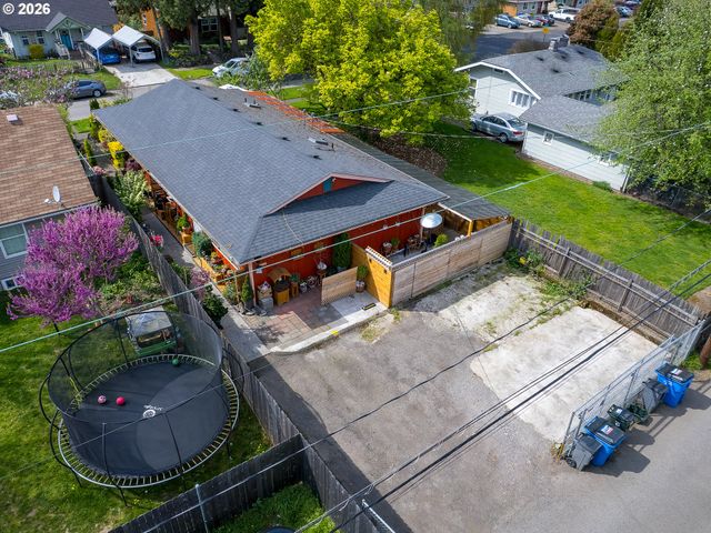 2027 THOMPSON Ave, Vancouver, WA 98660