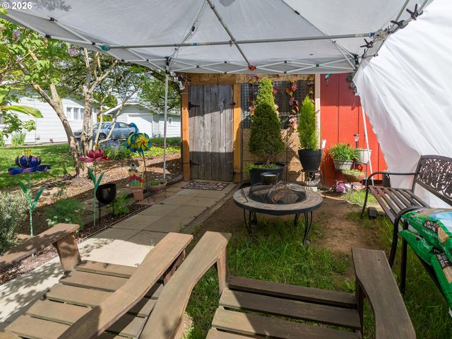 2027 THOMPSON Ave, Vancouver, WA 98660