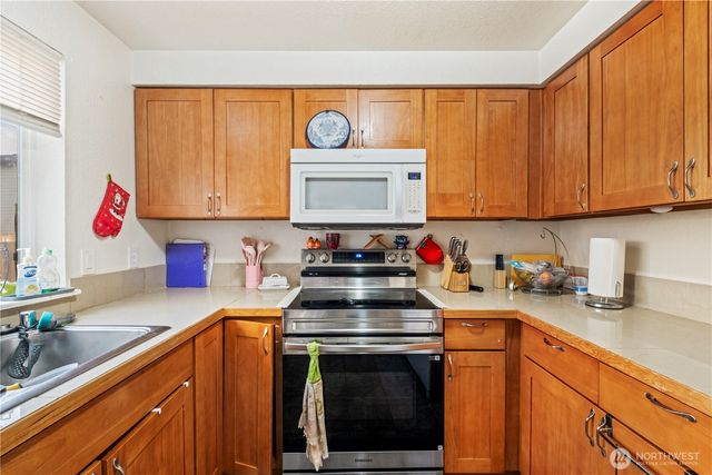 10425 Holly Drive, Everett, WA 98204