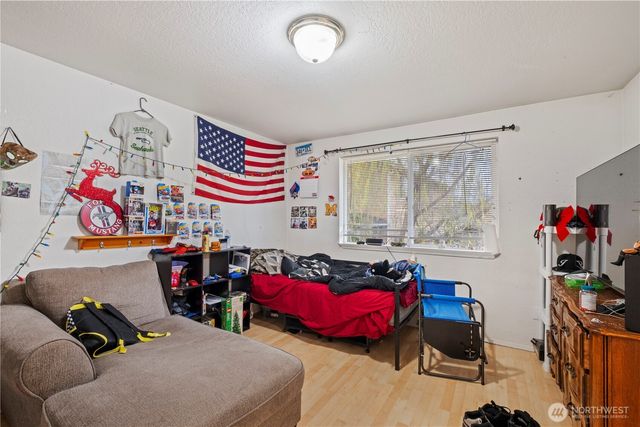 10425 Holly Drive, Everett, WA 98204