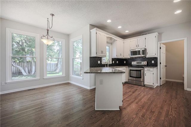 11600 W 117th Terrace, Overland Park, KS 66210
