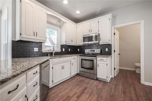 11600 W 117th Terrace, Overland Park, KS 66210