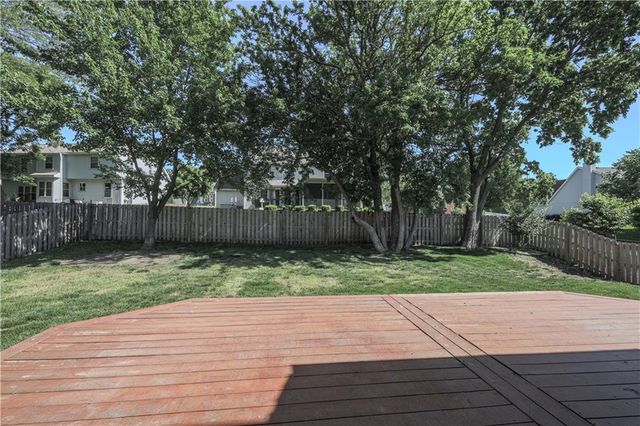 11600 W 117th Terrace, Overland Park, KS 66210