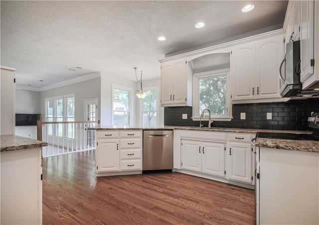 11600 W 117th Terrace, Overland Park, KS 66210