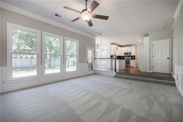11600 W 117th Terrace, Overland Park, KS 66210
