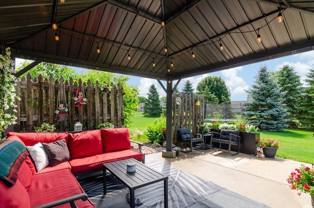 1843 MISTY MOON WAY, De Pere, WI 54115
