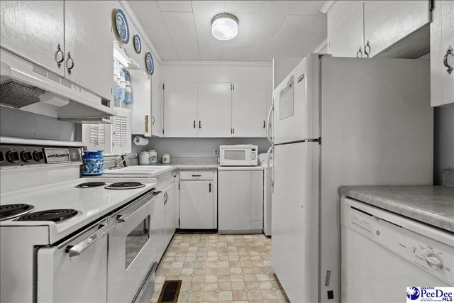 63 Lynn Ave, Cheraw, SC 29520