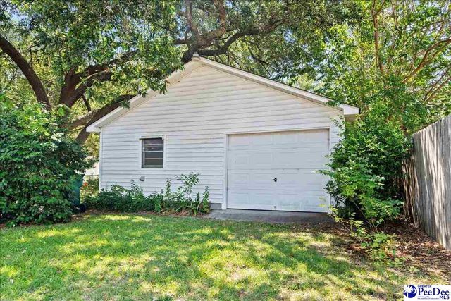 63 Lynn Ave, Cheraw, SC 29520