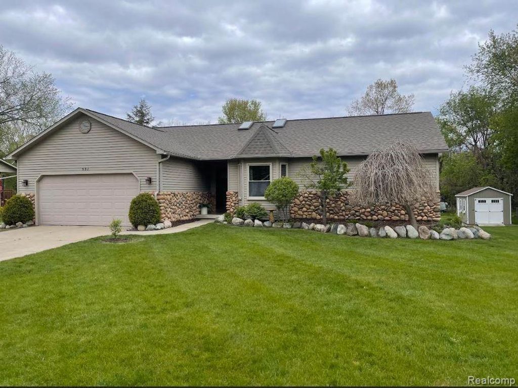 632 Mill Street, Fenton, MI 48430