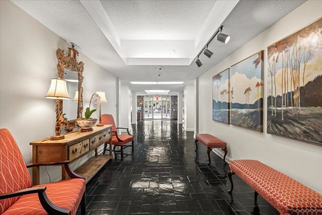 232 S Highland St Apt 905, Memphis, TN 38111