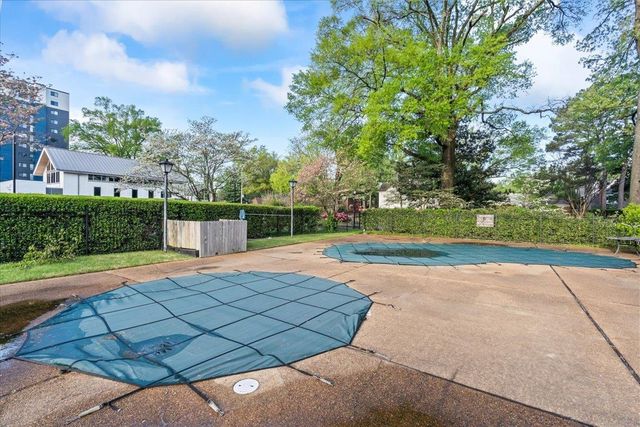 232 S Highland St Apt 905, Memphis, TN 38111