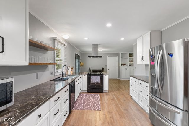 12602 Markay Drive, Fishers, IN 46038