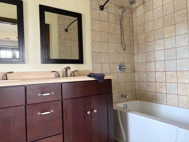 863 N Michigan Street, Prairie Du Chien, WI 53821