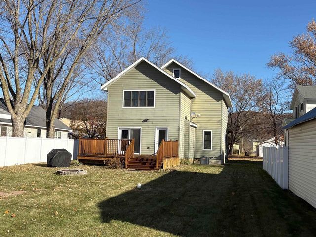 863 N Michigan Street, Prairie Du Chien, WI 53821