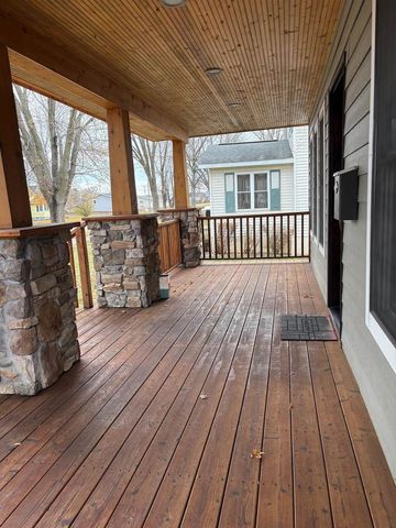 863 N Michigan Street, Prairie Du Chien, WI 53821