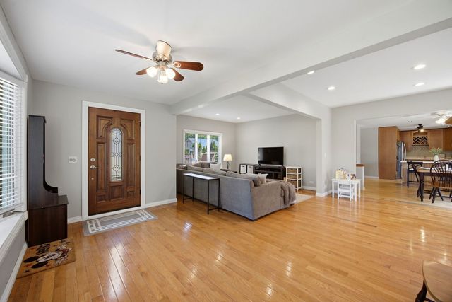 5417 Blodgett Avenue, Downers Grove, IL 60515