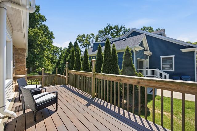 5417 Blodgett Avenue, Downers Grove, IL 60515