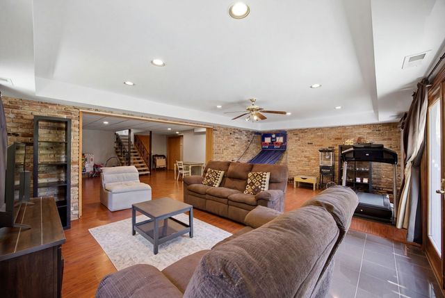 5417 Blodgett Avenue, Downers Grove, IL 60515