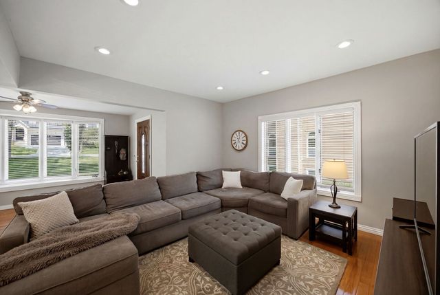 5417 Blodgett Avenue, Downers Grove, IL 60515