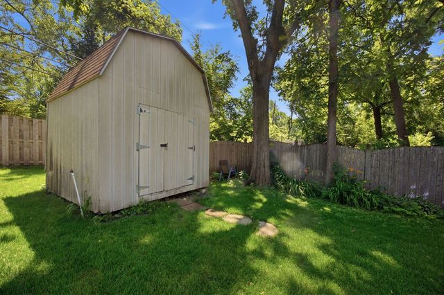 5417 Blodgett Avenue, Downers Grove, IL 60515