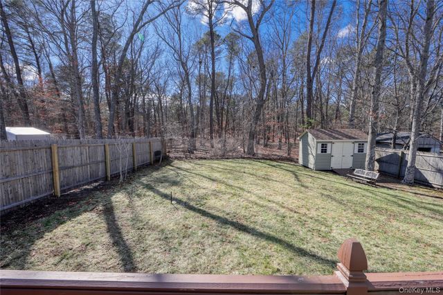 180 Lakeside Trail, Ridge, NY 11961