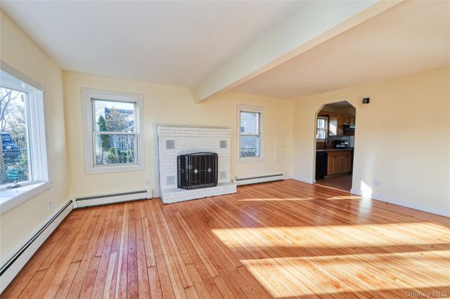 180 Lakeside Trail, Ridge, NY 11961