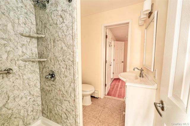 180 Lakeside Trail, Ridge, NY 11961