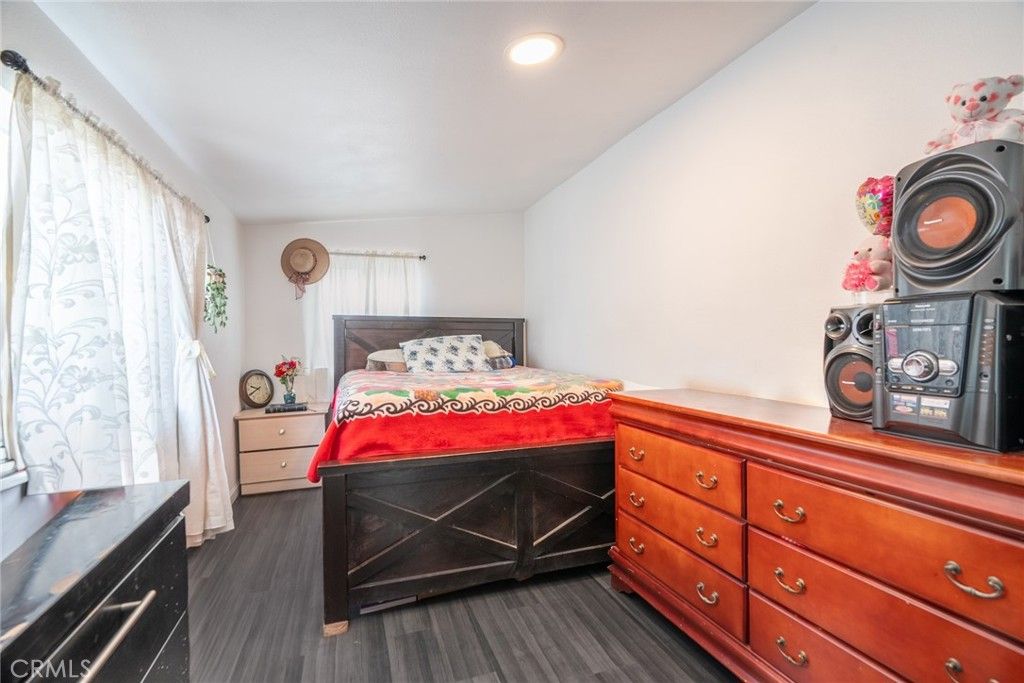 Image 20 of property listing at 821 N Pauline, Anaheim, CA 92805