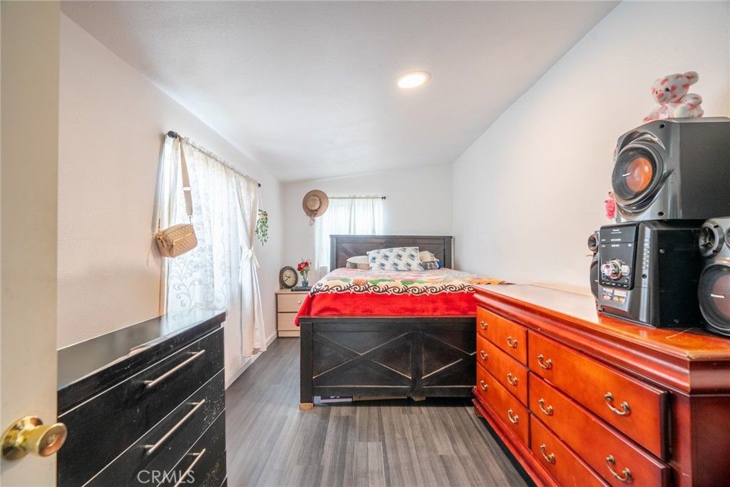 Image 21 of property listing at 821 N Pauline, Anaheim, CA 92805