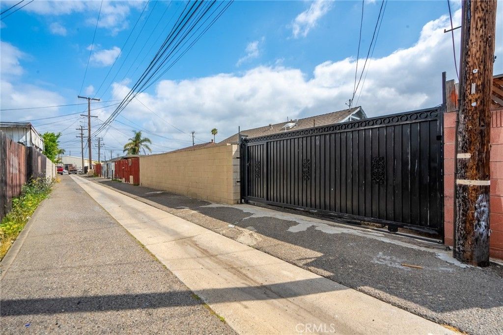 Image 30 of property listing at 821 N Pauline, Anaheim, CA 92805