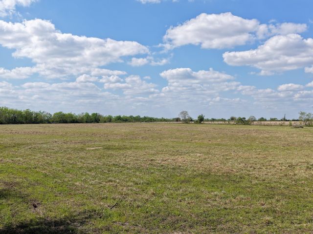 762 Cr 248 Road, East Bernard, TX 77435