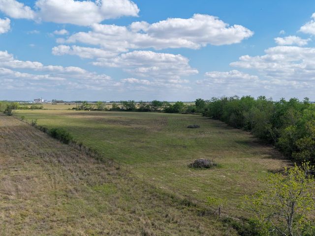 762 Cr 248 Road, East Bernard, TX 77435