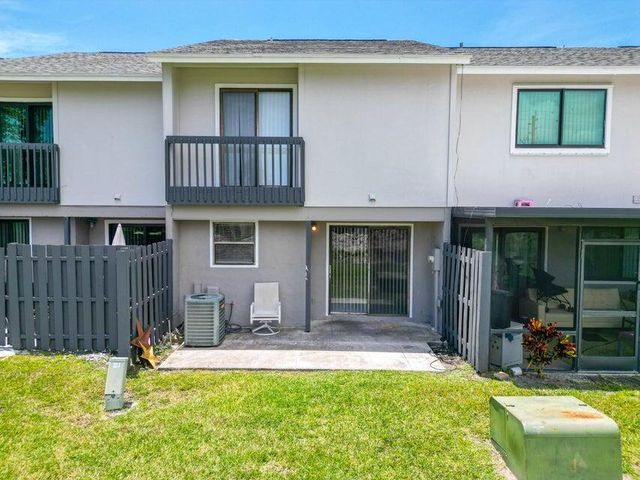 5105 Pier Drive, Greenacres, FL 33463