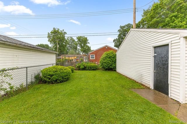 26657 W Chicago, Redford Charter Township, MI 48239