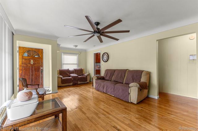 26657 W Chicago, Redford Charter Township, MI 48239